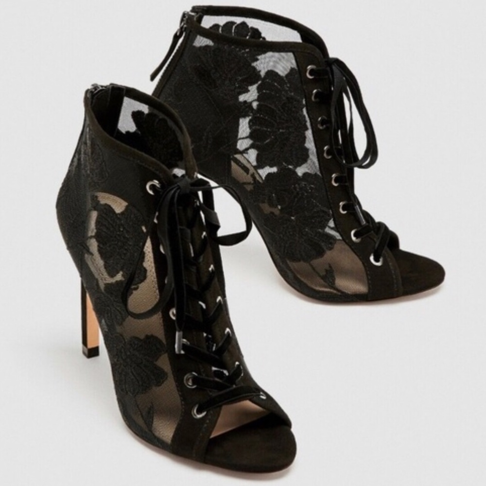 💯 ZARA | Lace-up Embroidered High Heel Booties
